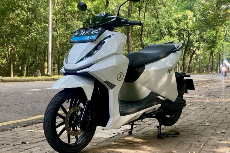 6 Rekomendasi Motor Listrik 20 Juta Untuk Anak Kuliah Hemat Canggih Dan Efisien