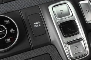Menjawab Keraguan Apakah Fitur Auto Hold Bagus Untuk Tanjakan